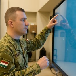 Interaktív kijelző a rendvédelemben